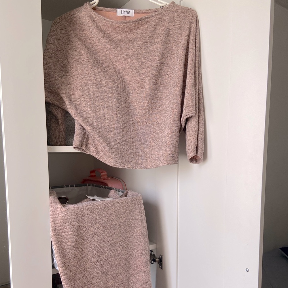 Blouse and skirt set